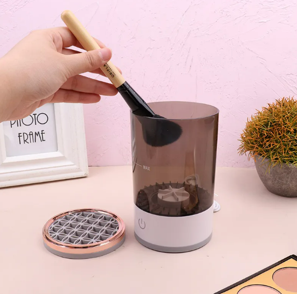 Rechargeable automatic makeup brush cleaner – view 9